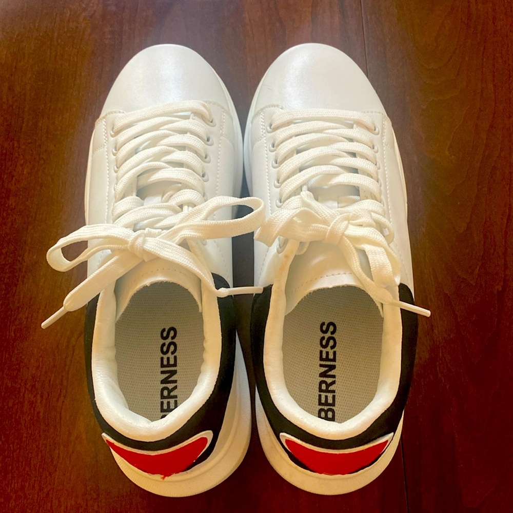 Berness white sneakers with heart logo Size 7 women.